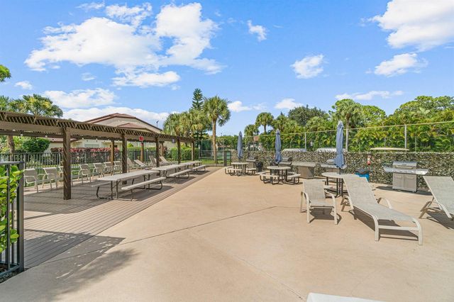 3315 Lucerne Park Drive, Greenacres, FL 33467