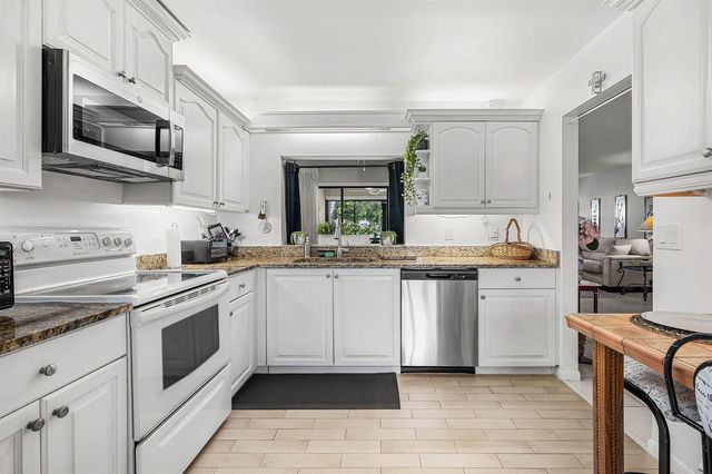3315 Lucerne Park Drive, Greenacres, FL 33467