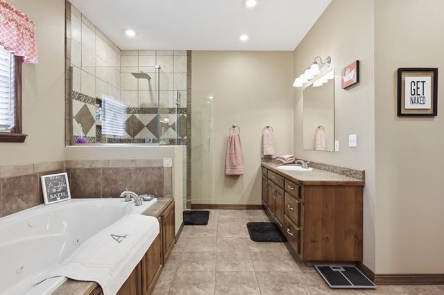 9648 County Drive 191, Carthage, MO 64836