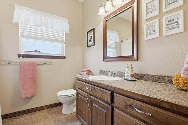 9648 County Drive 191, Carthage, MO 64836