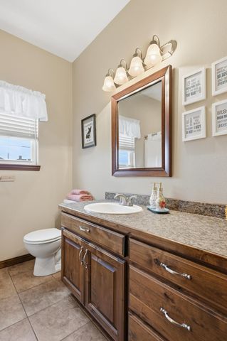 9648 County Drive 191, Carthage, MO 64836