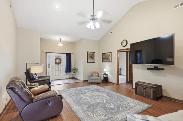 9648 County Drive 191, Carthage, MO 64836