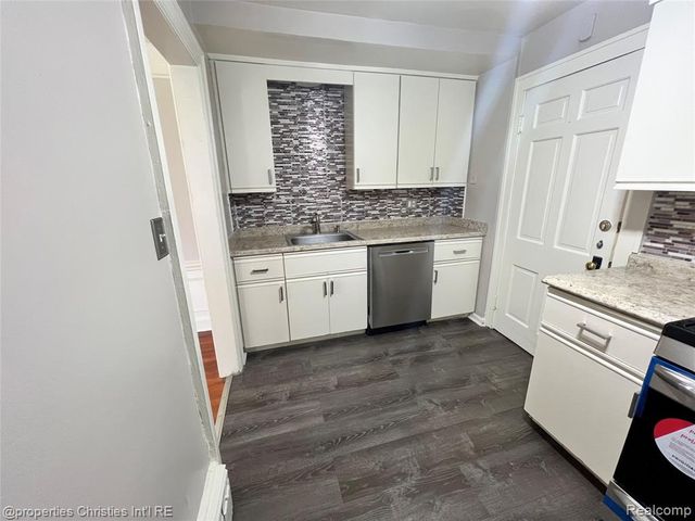 578 Neff Road, Grosse Pointe, MI 48230