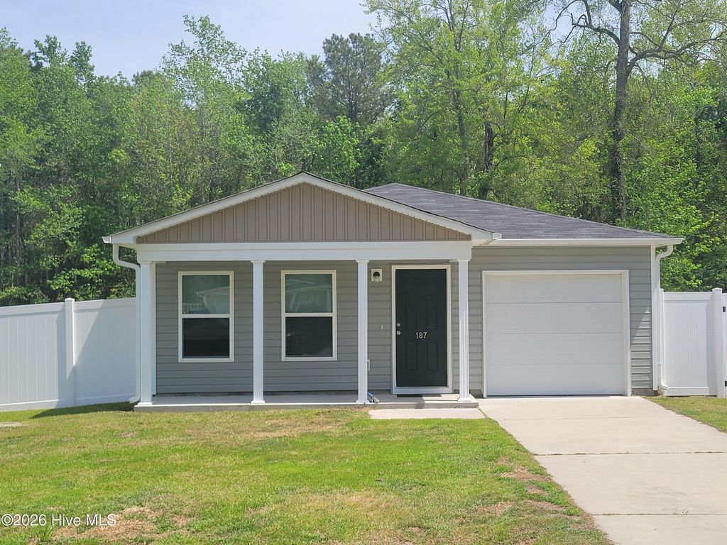 187 Shamrock Drive SW, Sunset Beach, NC 28468