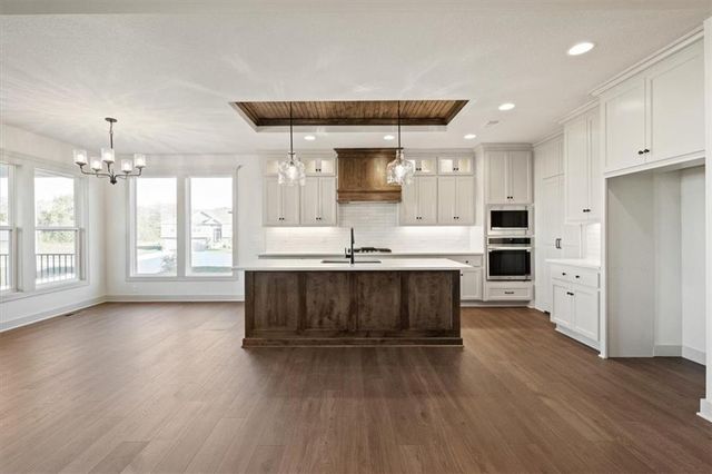 11717 E 231st Street, Peculiar, MO 64078