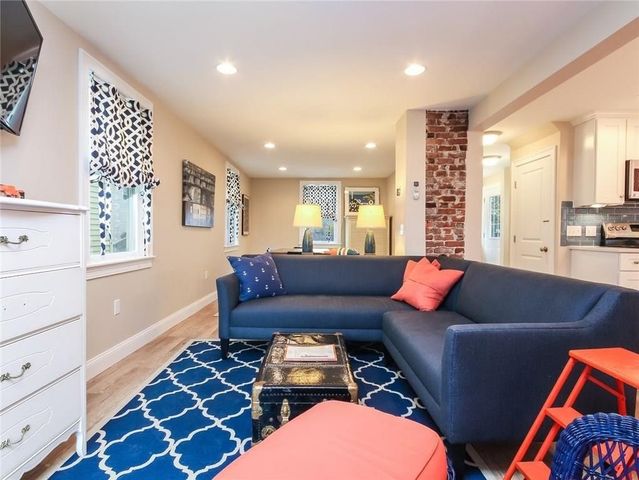 13 Lucas Avenue, Newport, RI 02840