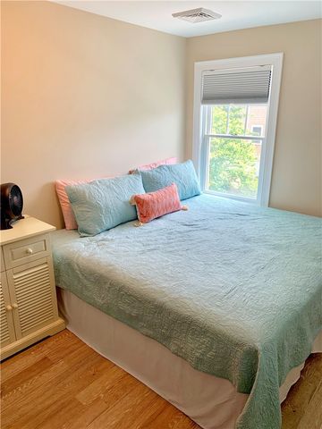 13 Lucas Avenue, Newport, RI 02840