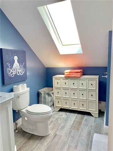 13 Lucas Avenue, Newport, RI 02840