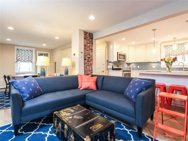 13 Lucas Avenue, Newport, RI 02840