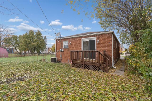 1417 Lincoln Avenue, Lincoln Park, MI 48146