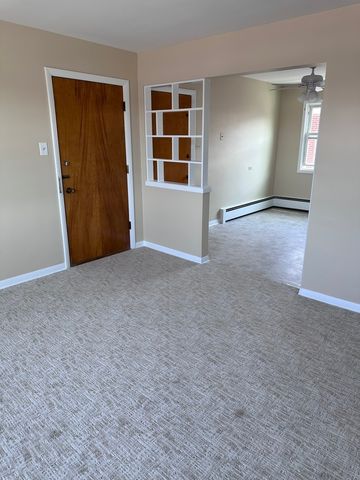 2221 S 17th Avenue 2F, North Riverside, IL 60546
