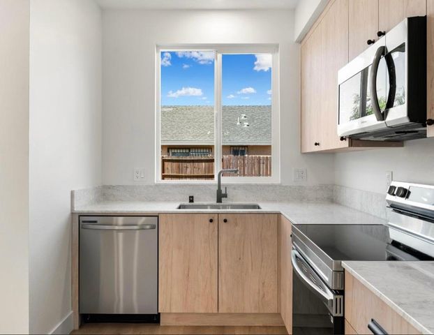 1551 Nogales St, Sacramento, CA 95838