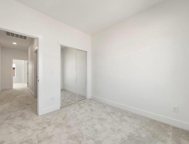 1551 Nogales St, Sacramento, CA 95838