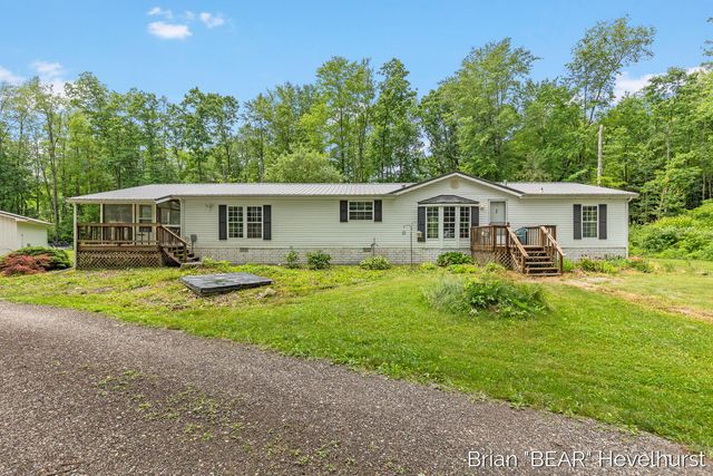 3511 Engle Road, Middleville, MI 49333