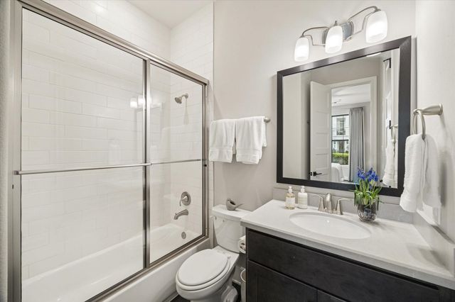 818 Dunleigh Meadows Lane, Houston, TX 77055