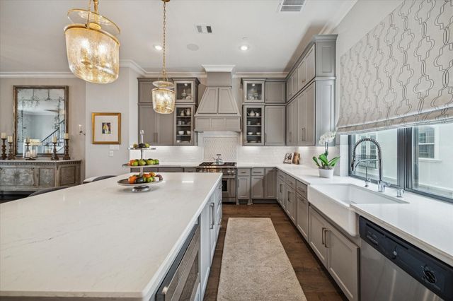 818 Dunleigh Meadows Lane, Houston, TX 77055