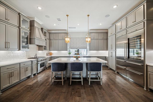 818 Dunleigh Meadows Lane, Houston, TX 77055