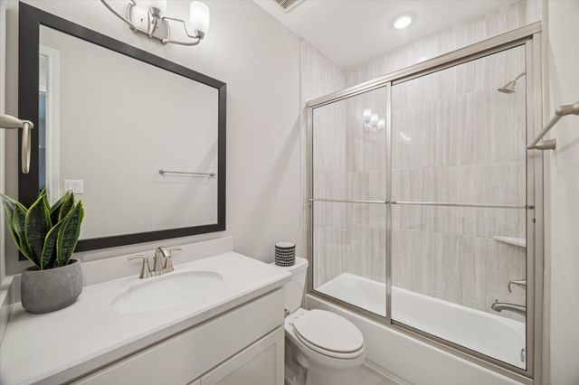 818 Dunleigh Meadows Lane, Houston, TX 77055