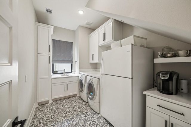 818 Dunleigh Meadows Lane, Houston, TX 77055