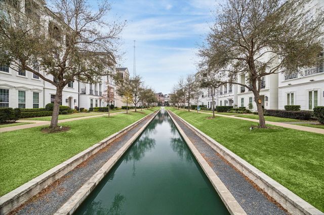 818 Dunleigh Meadows Lane, Houston, TX 77055