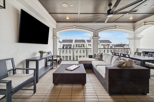 818 Dunleigh Meadows Lane, Houston, TX 77055