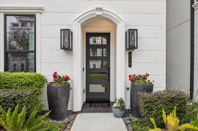 818 Dunleigh Meadows Lane, Houston, TX 77055