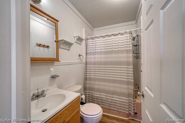 861 W LEWISTON Avenue, Ferndale, MI 48220