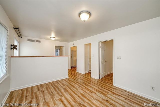 861 W LEWISTON Avenue, Ferndale, MI 48220