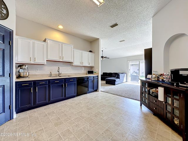 8638 JULIA MARIE Circle, Jacksonville, FL 32210
