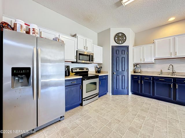 8638 JULIA MARIE Circle, Jacksonville, FL 32210