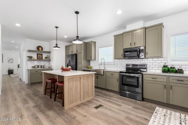 50863 W SAFFRON Lane, Maricopa, AZ 85139