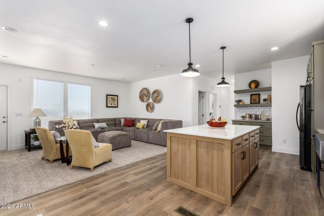 50863 W SAFFRON Lane, Maricopa, AZ 85139