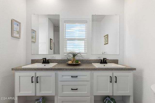 50863 W SAFFRON Lane, Maricopa, AZ 85139