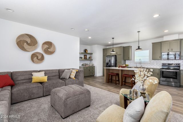 50863 W SAFFRON Lane, Maricopa, AZ 85139