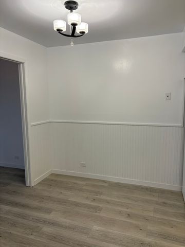 301 Lake Hinsdale Drive 108, Willowbrook, IL 60527