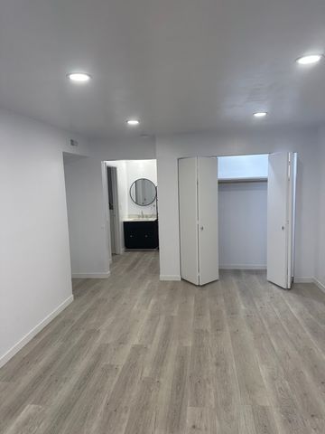 301 Lake Hinsdale Drive 108, Willowbrook, IL 60527