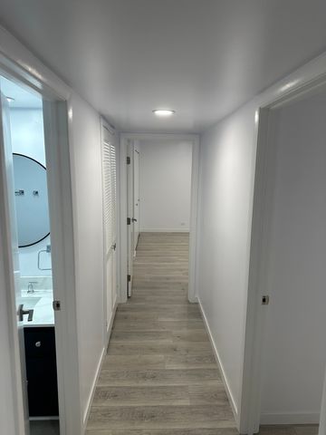 301 Lake Hinsdale Drive 108, Willowbrook, IL 60527