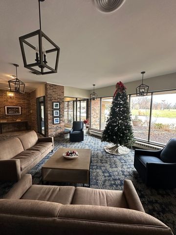 301 Lake Hinsdale Drive 108, Willowbrook, IL 60527