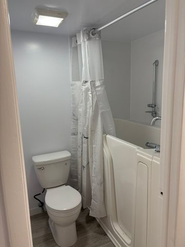 301 Lake Hinsdale Drive 108, Willowbrook, IL 60527