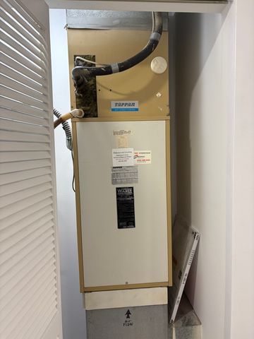 301 Lake Hinsdale Drive 108, Willowbrook, IL 60527