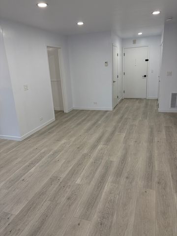 301 Lake Hinsdale Drive 108, Willowbrook, IL 60527