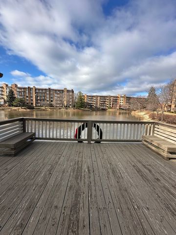 301 Lake Hinsdale Drive 108, Willowbrook, IL 60527