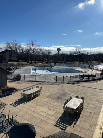 301 Lake Hinsdale Drive 108, Willowbrook, IL 60527