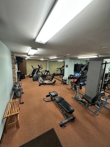 301 Lake Hinsdale Drive 108, Willowbrook, IL 60527