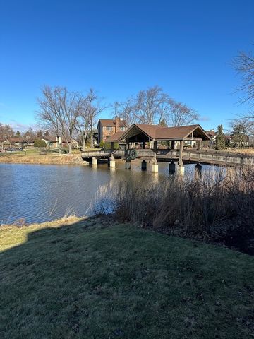 301 Lake Hinsdale Drive 108, Willowbrook, IL 60527