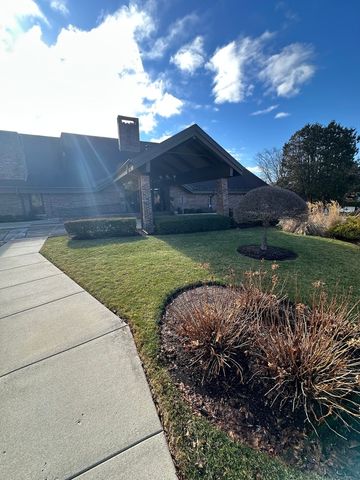 301 Lake Hinsdale Drive 108, Willowbrook, IL 60527