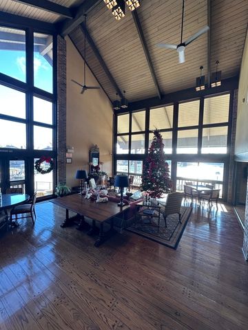 301 Lake Hinsdale Drive 108, Willowbrook, IL 60527