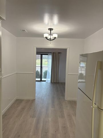 301 Lake Hinsdale Drive 108, Willowbrook, IL 60527