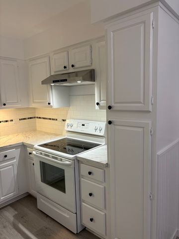 301 Lake Hinsdale Drive 108, Willowbrook, IL 60527