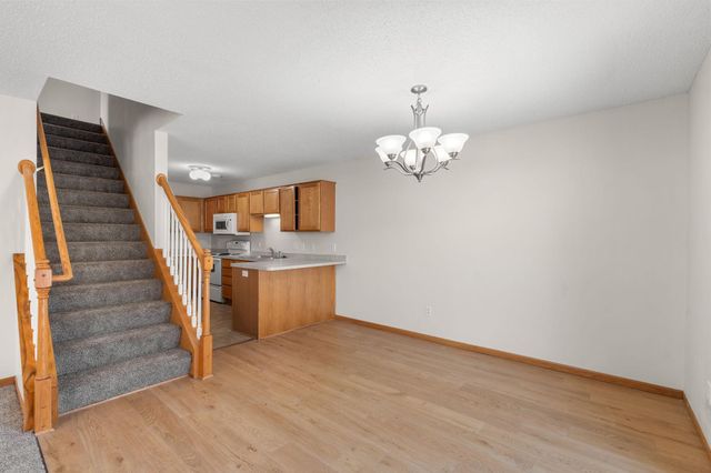 2457 Yellowstone Drive 116, Hastings, MN 55033